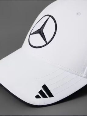 MERCEDES - AMG
PETRONAS FORMULA ONE TEAM DRIVER CAP